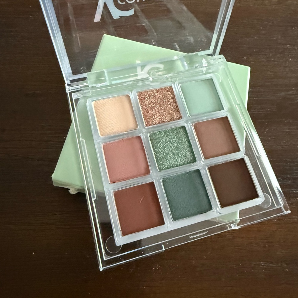 Makeup bundle - Picture 3 of 6